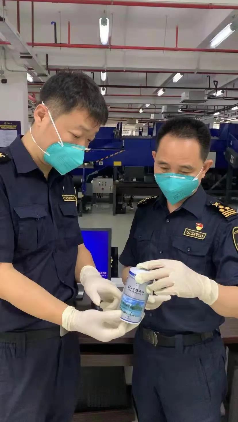 <a href='http://m.aqrcom.com' title='危險(xiǎn)品運(yùn)輸' >危險(xiǎn)品運(yùn)輸</a>