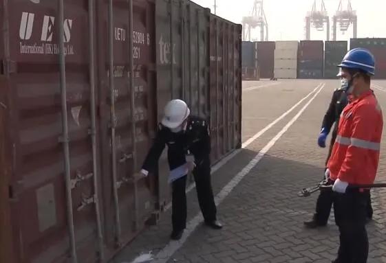 <a href='http://m.aqrcom.com' title='危險(xiǎn)品運(yùn)輸' >危險(xiǎn)品運(yùn)輸</a>