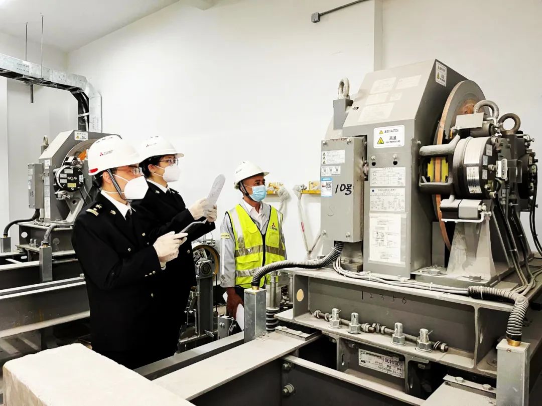 出口?；? width=