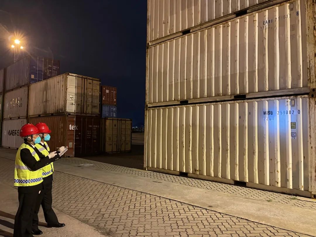 進出口?；? width=